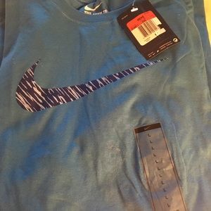 Men's NWT Nike T shirt